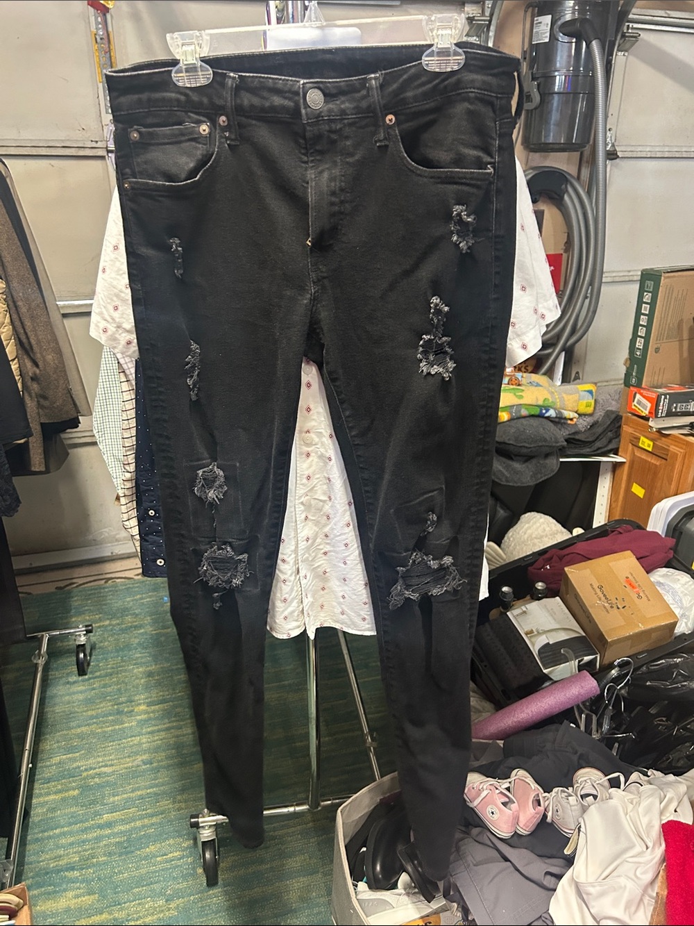 American Eagle Outfitters Black Distressed Skinny Jeans